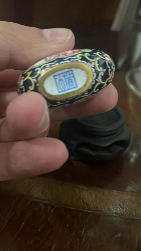 古玩陶瓷銅胎琺瑯彩鼻煙壺真品鑒賞圖