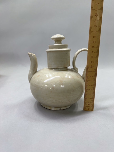 古玩陶瓷北宋時期白釉執壺真品鑒賞圖