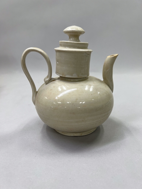 古玩陶瓷北宋時期白釉執壺真品鑒賞圖