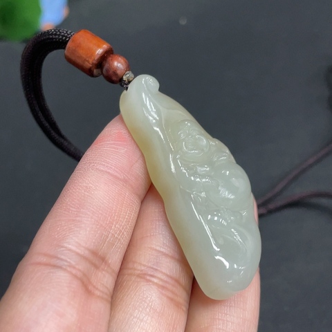 古玩玉器13號天然和田玉佛公掛件 配證書拍賣,當(dāng)前價格398元