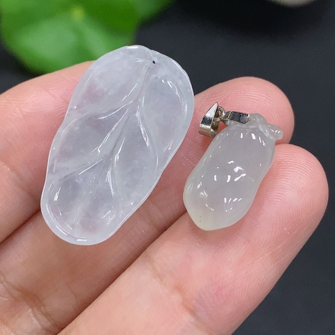 古玩玉器236天然翡翠掛件兩件一手走拍賣,當(dāng)前價(jià)格298元