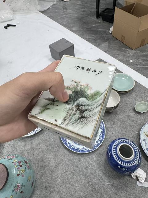 古玩陶瓷民國淺降彩印泥盒真品鑒賞圖