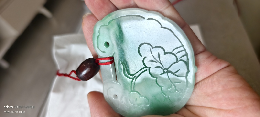 古玩玉器“染色”非天然翡翠鎖佩真品鑒賞圖