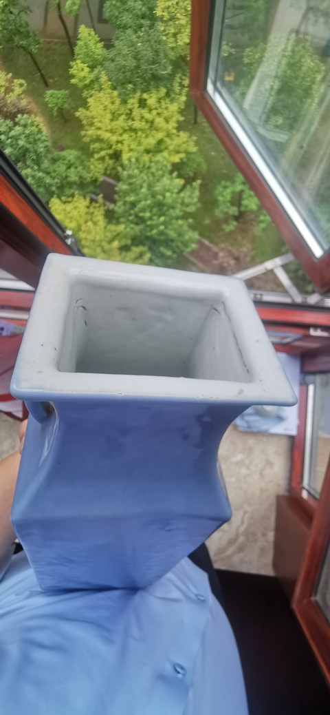 古玩陶瓷清晚期 天藍釉雙耳四方瓶真品鑒賞圖