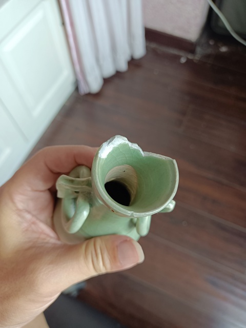 古玩陶瓷龍泉青瓷雙耳瓶真品鑒賞圖