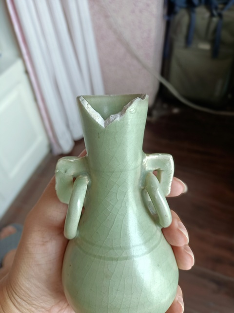 古玩陶瓷龍泉青瓷雙耳瓶真品鑒賞圖