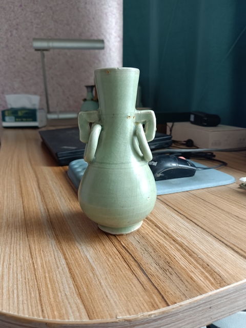 古玩陶瓷龍泉青瓷雙耳瓶真品鑒賞圖