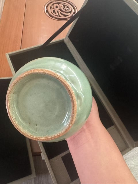 古玩陶瓷龍泉青瓷瓶真品鑒賞圖