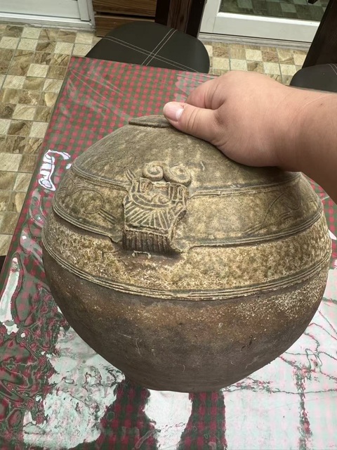 古玩陶瓷漢代青瓷罐真品鑒賞圖