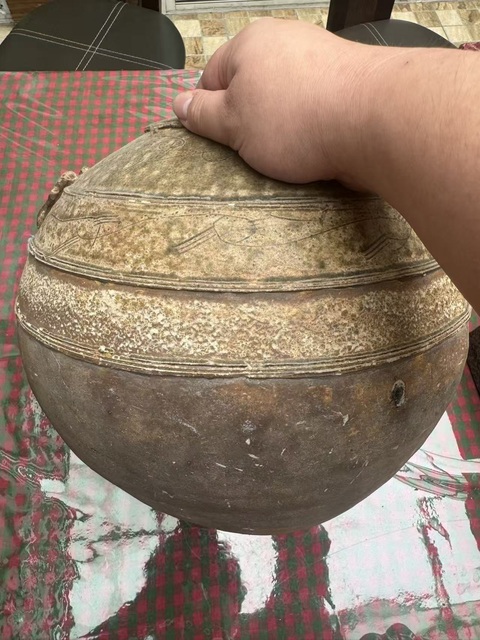古玩陶瓷漢代青瓷罐真品鑒賞圖