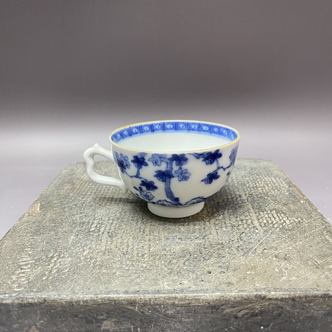 古玩陶瓷清乾隆·亭臺樓閣山水·青花執杯拍賣,當前價格1260元