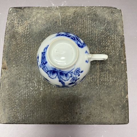 古玩陶瓷清乾隆·亭臺樓閣山水·青花執杯拍賣,當前價格1260元