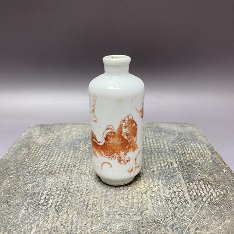 古玩陶瓷清晚期·太師少保礬紅鼻煙壺拍賣,當(dāng)前價(jià)格1200元
