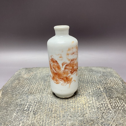 古玩陶瓷清晚期·太師少保礬紅鼻煙壺拍賣,當(dāng)前價(jià)格1200元