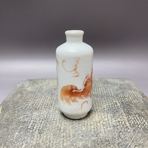古玩陶瓷清晚期·太師少保礬紅鼻煙壺拍賣,當(dāng)前價(jià)格1200元