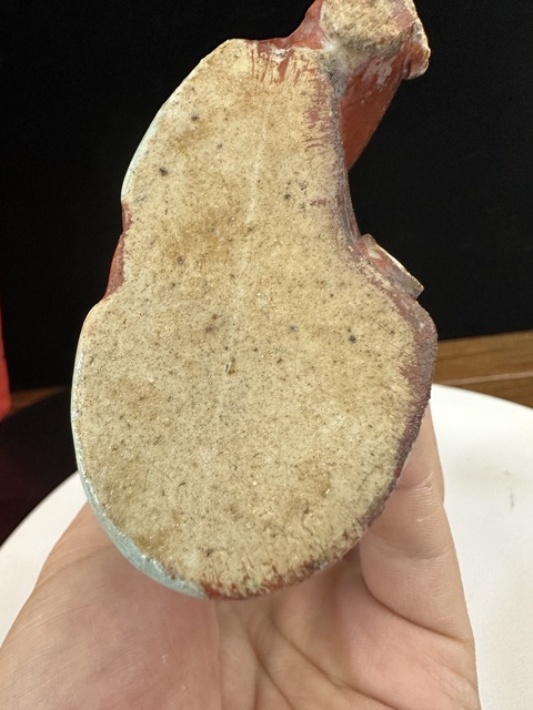 古玩陶瓷粉彩花卉蝴蝶紋瓷塑像真品鑒賞圖