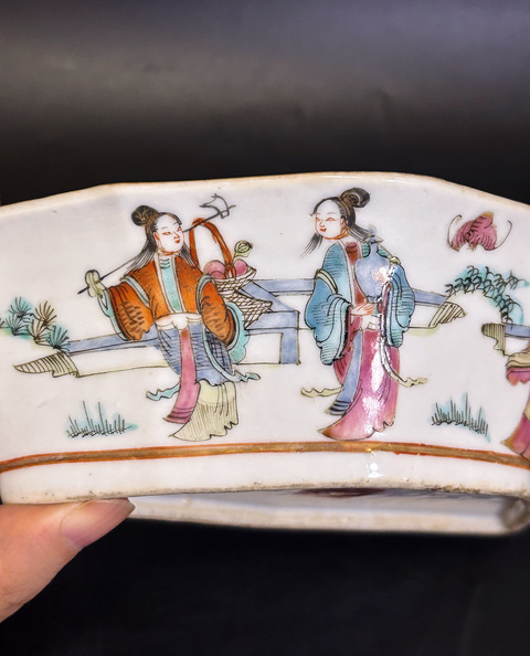 古玩陶瓷清同治 本朝款細路粉彩群仙祝壽圖蝠型貢碗拍賣，當前價格2200元