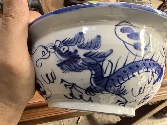 古玩陶瓷龍紋青花香爐真品鑒賞圖