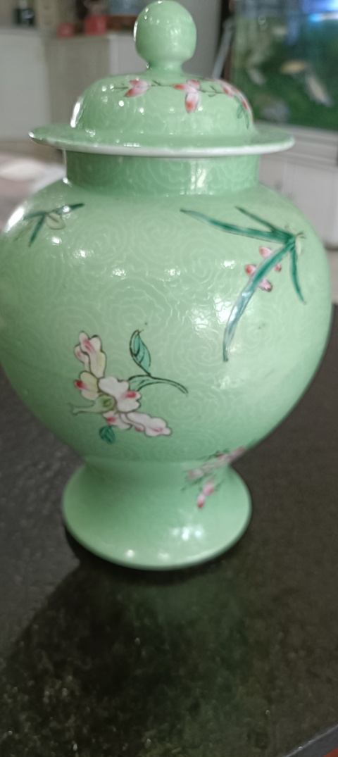 古玩陶瓷綠釉壓道粉彩花卉紋將軍罐真品鑒賞圖