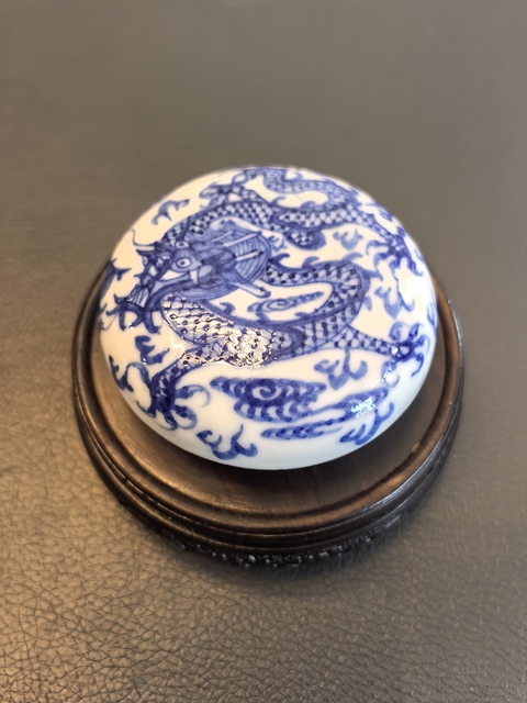 古玩陶瓷民國青花龍紋印泥盒真品鑒賞圖
