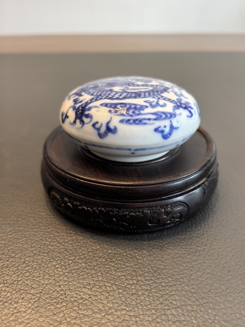 古玩陶瓷民國青花龍紋印泥盒真品鑒賞圖