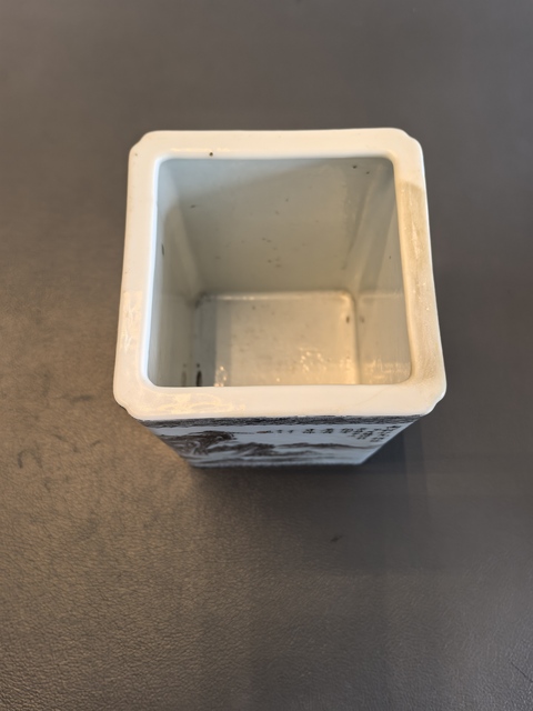 古玩陶瓷墨彩通景山水倭角四方筆筒真品鑒賞圖