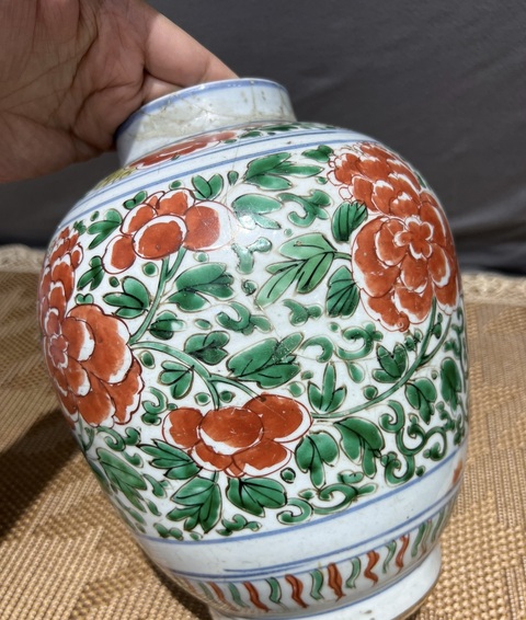 古玩陶瓷紅綠彩牡丹花紋罐真品鑒賞圖