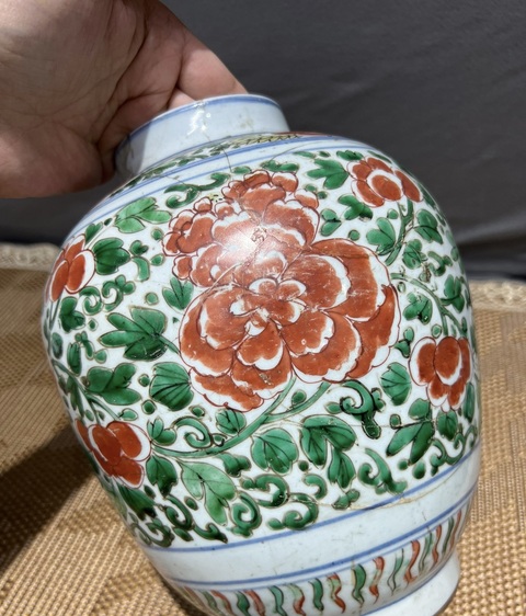 古玩陶瓷紅綠彩牡丹花紋罐真品鑒賞圖