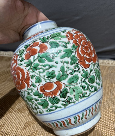 古玩陶瓷紅綠彩牡丹花紋罐真品鑒賞圖