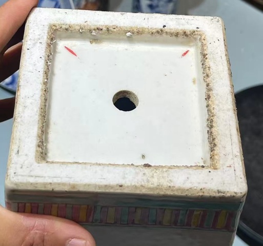 古玩陶瓷粉彩人物故事紋四方瓶真品鑒賞圖