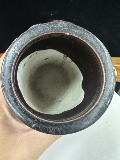 古玩陶瓷清末民初素三彩堆塑松鼠葡萄花卉紋筆筒拍賣，當前價格3888元