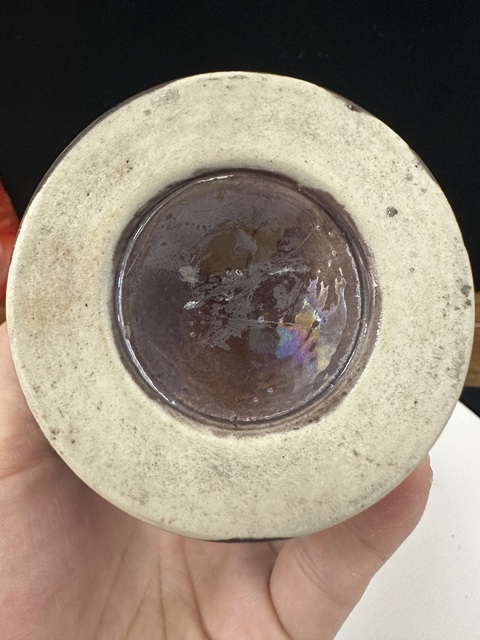 古玩陶瓷清末民初素三彩堆塑松鼠葡萄花卉紋筆筒拍賣，當前價格3888元