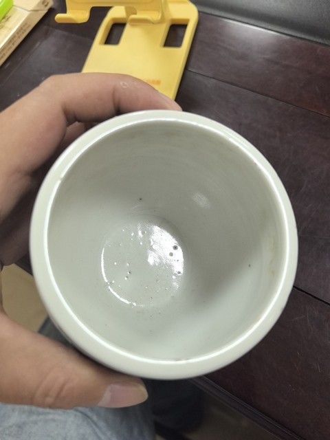 古玩陶瓷花卉紋青花缸真品鑒賞圖