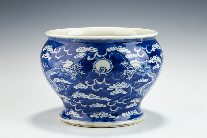 古玩陶瓷清晚·青花留白雙龍戲珠紋廣口罐真品鑒賞圖