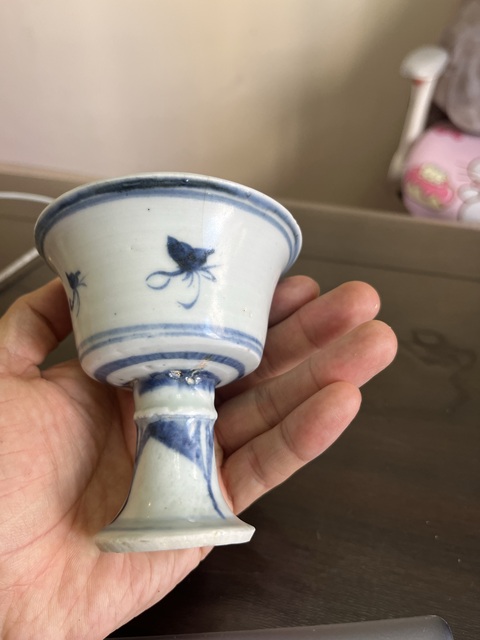 古玩陶瓷蝶紋青花高足杯真品鑒賞圖