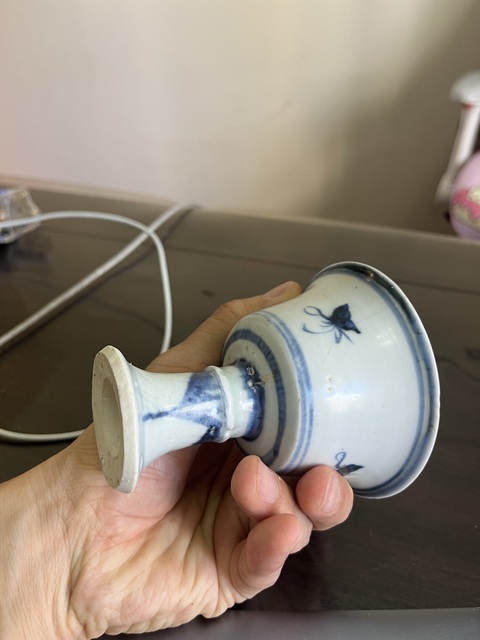 古玩陶瓷蝶紋青花高足杯真品鑒賞圖