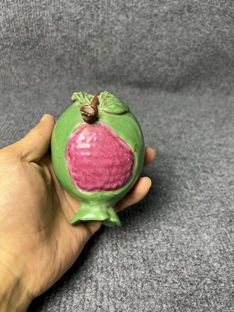 古玩陶瓷仿生瓷石榴供果真品鑒賞圖