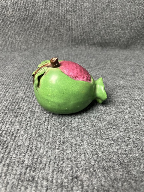 古玩陶瓷仿生瓷石榴供果真品鑒賞圖