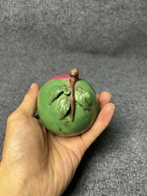 古玩陶瓷仿生瓷石榴供果真品鑒賞圖