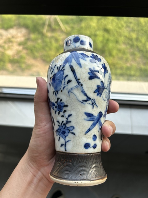 古玩陶瓷哥釉青花瓶真品鑒賞圖