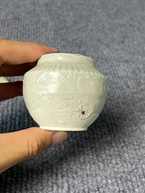 古玩陶瓷青白釉刻劃花卉紋蓋罐拍賣,當前價格666元