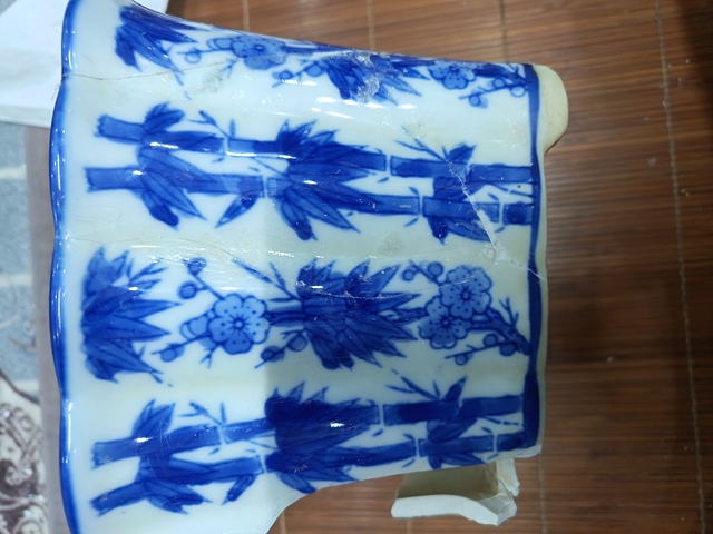 古玩陶瓷梵字紋青花盤標本真品鑒賞圖