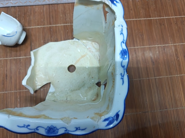 古玩陶瓷梵字紋青花盤標本真品鑒賞圖