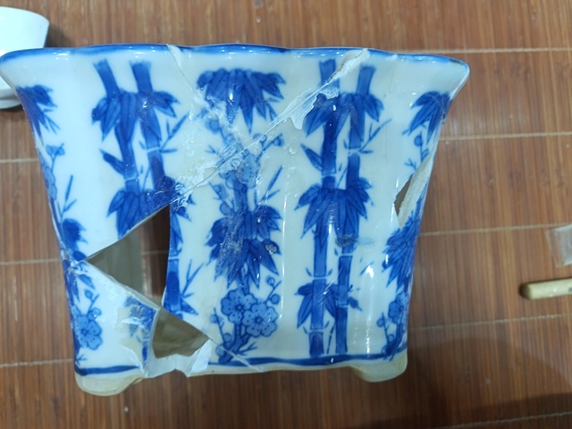 古玩陶瓷梵字紋青花盤標本真品鑒賞圖