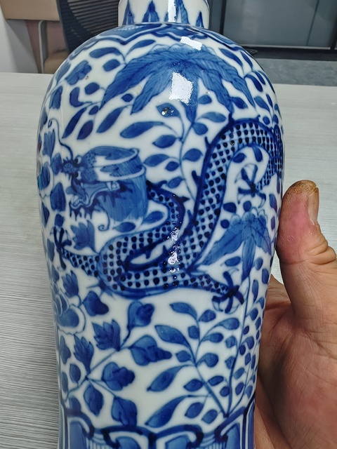 古玩陶瓷青花龍紋雞腿瓶真品鑒賞圖