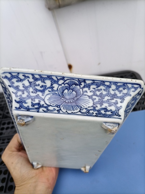 古玩陶瓷青花纏枝花紋水仙盆真品鑒賞圖