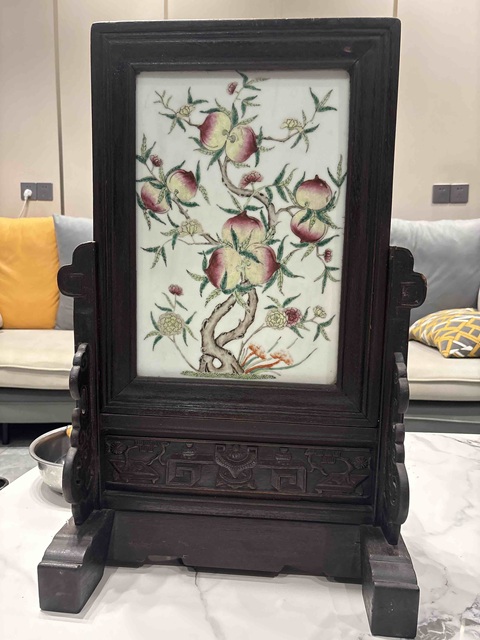 古玩陶瓷桃紋粉彩瓷板畫真品鑒賞圖