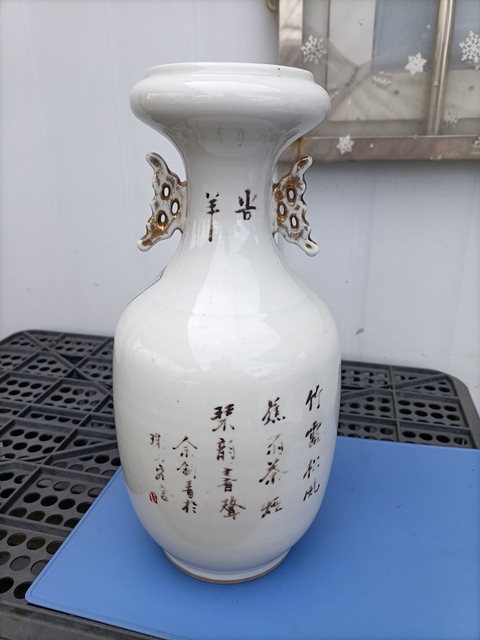 古玩陶瓷粉彩人物故事紋雙耳瓶真品鑒賞圖