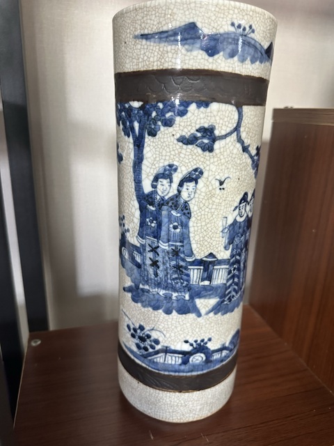 古玩陶瓷哥釉地鐵銹釉青花人物紋箭筒真品鑒賞圖