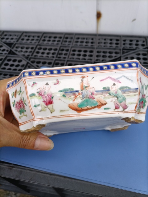 古玩陶瓷嬰戲紋粉彩八方水仙盆真品鑒賞圖